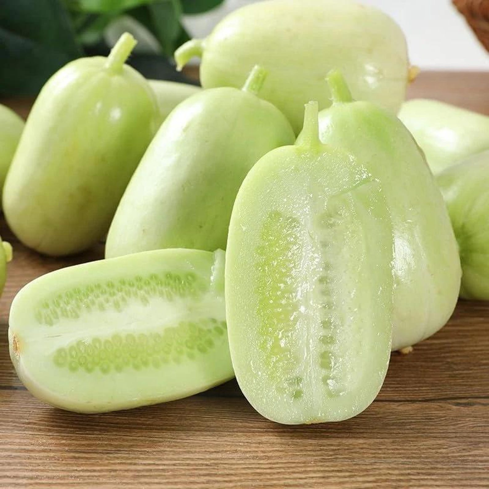 88 Count Non-GMO Open-Pollinated Black-green Armenian Cucumber Seeds Fresh Eating Vegetable Seeds for Home Garden Container Planting